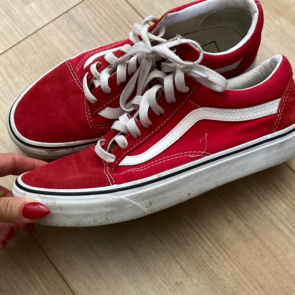 Size 7.5 women’s, great condition!
